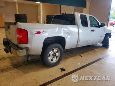 Trzecie zdjęcie samochodu z tyłu: 2011 CHEVROLET SILVERADO K1500 LT VIN:1GCRKSE33BZ278471 - miniatura