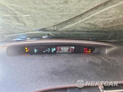 Zdjęcie 9 z 12 samochodu: 2014 TOYOTA PRIUS THREE VIN:JTDKN3DU5E1777347 - miniatura