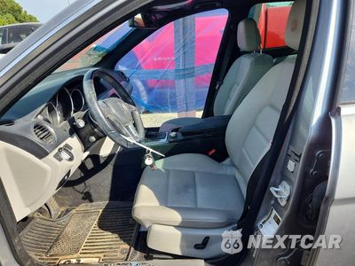 Zdjęcie 7 z 12 samochodu: 2014 MERCEDES-BENZ C 250 VIN:WDDGF4HB2EA961247 - miniatura