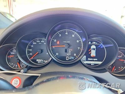 Zdjęcie 9 z 13 samochodu: 2016 PORSCHE CAYENNE VIN:WP1AA2A22GKA11821 - miniatura