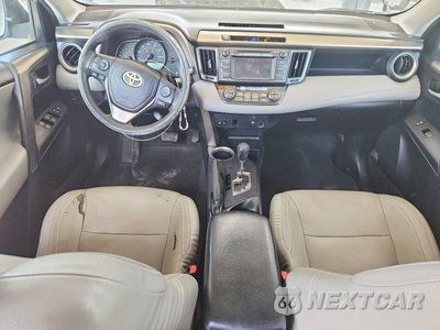 Zdjęcie 8 z 12 samochodu: 2015 TOYOTA RAV4 XLE VIN:2T3WFREV8FW197974 - miniatura
