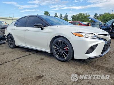 Czwarte zdjęcie samochodu z boku: 2020 TOYOTA CAMRY XSE VIN:4T1K61AK3LU374835 - miniatura