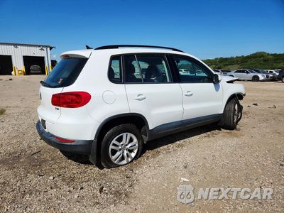 Trzecie zdjęcie samochodu z tyłu: 2017 VOLKSWAGEN TIGUAN S VIN:WVGAV7AX6HK003507 - miniatura