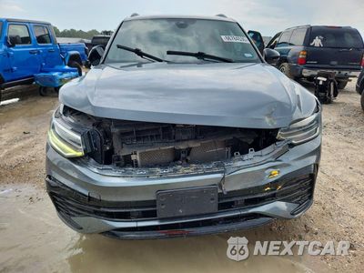 Piąte zdjęcie samochodu w środku: 2023 VOLKSWAGEN TIGUAN SE R-LINE BLACK VIN:3VVCB7AX1PM045369 - miniatura