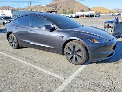 Czwarte zdjęcie samochodu z boku: 2025 TESLA MODEL 3 VIN:5YJ3E1EBXSF050228 - miniatura