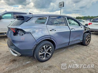 Trzecie zdjęcie samochodu z tyłu: 2023 KIA SPORTAGE EX VIN:5XYK33AF5PG113144 - miniatura