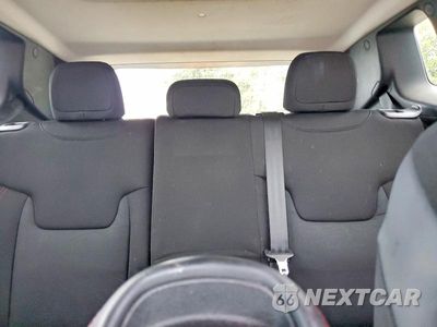 Zdjęcie 10 z 13 samochodu: 2015 JEEP RENEGADE TRAILHAWK VIN:ZACCJBCT1FPC41242 - miniatura