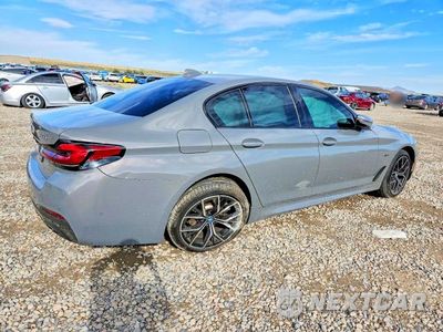 Trzecie zdjęcie samochodu z tyłu: 2022 BMW 530XE VIN:WBA33AG0XNCJ91736 - miniatura