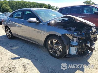 Czwarte zdjęcie samochodu z boku: 2025 HYUNDAI ELANTRA SEL VIN:KMHLS4DG4SU949001 - miniatura