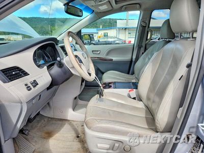 Zdjęcie 7 z 13 samochodu: 2014 TOYOTA SIENNA XLE 8-PASSENGER VIN:5TDYK3DC0ES501333 - miniatura