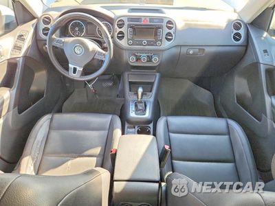 Zdjęcie 8 z 12 samochodu: 2011 VOLKSWAGEN TIGUAN S VIN:WVGBV7AX1BW518788 - miniatura
