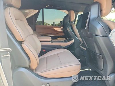 Zdjęcie 11 z 14 samochodu: 2027 LINCOLN NAVIGATOR BLACK LABEL VIN:5LMJJ3TG1VEL00550 - miniatura