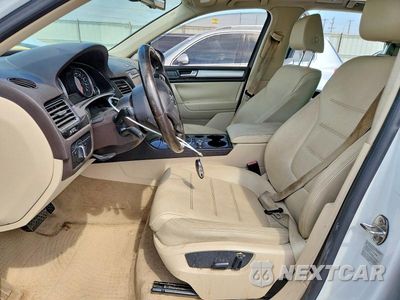 Zdjęcie 7 z 13 samochodu: 2014 VOLKSWAGEN TOUAREG V6 VIN:WVGEF9BP1ED002693 - miniatura