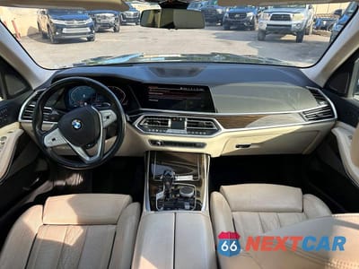 Zdjęcie 8 z 10 samochodu: 2019 BMW X7 XDRIVE40I VIN:5UXCW2C54KL085729 - miniatura