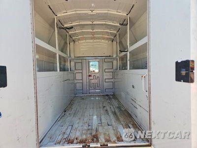 Zdjęcie 10 z 13 samochodu: 2022 FORD ECONOLINE E350 SUPER DUTY CUTAWAY VAN VIN:1FDWE3FNXNDC40409 - miniatura