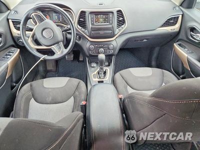 Zdjęcie 8 z 12 samochodu: 2018 JEEP CHEROKEE LATITUDE VIN:1C4PJMCX7JD520816 - miniatura