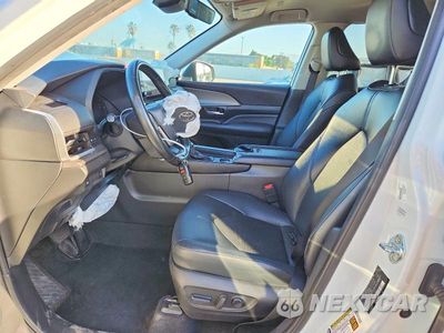 Zdjęcie 7 z 13 samochodu: 2024 TOYOTA GRAND HIGHLANDER XLE VIN:5TDAAAB51RS003788 - miniatura
