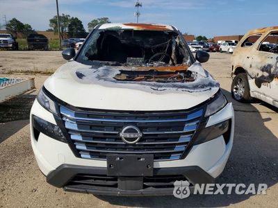 Piąte zdjęcie samochodu w środku: 2025 NISSAN ROGUE S VIN:5N1BT3AB8SC763947 - miniatura