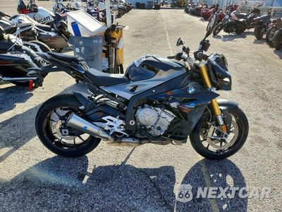 2016 BMW S 1000 R WB10D120XGZ696764 - główne zdjęcie licytacji z USA - miniatura