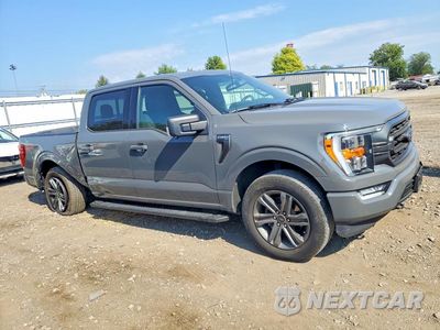Czwarte zdjęcie samochodu z boku: 2021 FORD F150 SUPERCREW VIN:1FTFW1E57MKD06559 - miniatura