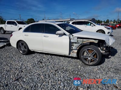 Czwarte zdjęcie samochodu z boku: 2020 MERCEDES-BENZ E 350 VIN:WDDZF8DB6LA747414 - miniatura