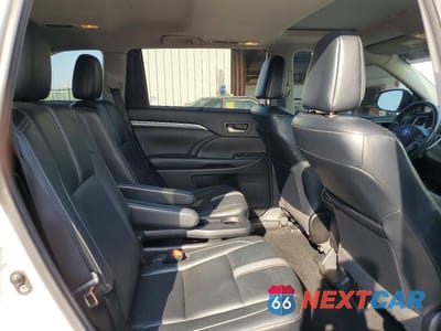 Zdjęcie 11 z 13 samochodu: 2017 TOYOTA HIGHLANDER SE VIN:5TDJZRFH8HS478199 - miniatura