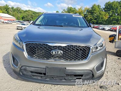 Piąte zdjęcie samochodu w środku: 2017 KIA SORENTO LX VIN:5XYPGDA37HG234426 - miniatura