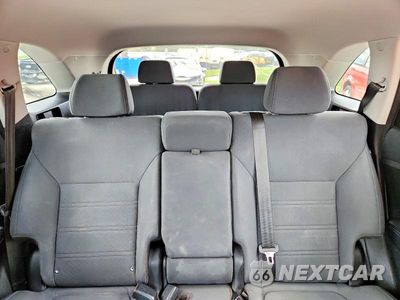 Zdjęcie 10 z 13 samochodu: 2019 KIA SORENTO LX V6 VIN:5XYPG4A51KG490747 - miniatura