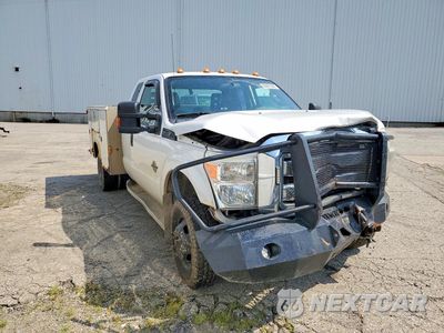 Czwarte zdjęcie samochodu z boku: 2013 FORD F350 SUPER DUTY VIN:1FD8X3HT7DEA69867 - miniatura