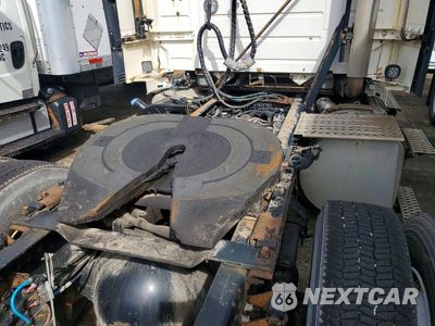 Zdjęcie 12 z 12 samochodu: 2017 VOLVO VNL SEMI TRUCK VIN:4V4N39TG1HN987995 - miniatura
