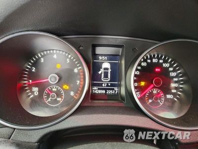 Zdjęcie 9 z 12 samochodu: 2010 VOLKSWAGEN GTI VIN:WVWED7AJ1AW243731 - miniatura