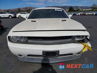Piąte zdjęcie samochodu w środku: 2012 DODGE CHALLENGER SXT VIN:2C3CDYAG8CH118216 - miniatura