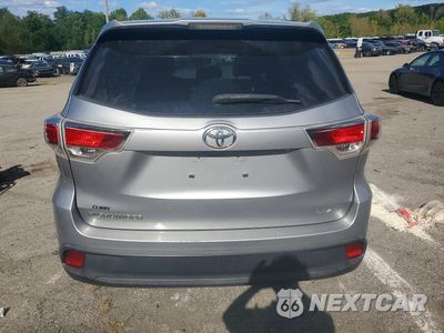 Zdjęcie 6 z 13 samochodu: 2015 TOYOTA HIGHLANDER LE VIN:5TDBKRFH0FS140513 - miniatura