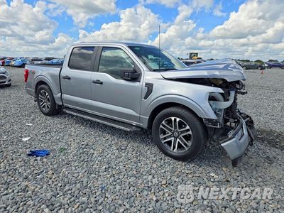 Czwarte zdjęcie samochodu z boku: 2023 FORD F150 SUPERCREW VIN:1FTFW1E57PFB36619 - miniatura