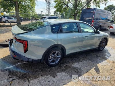 Trzecie zdjęcie samochodu z tyłu: 2026 KIA K4 LXS VIN:3KPFT4DE0TE341621 - miniatura