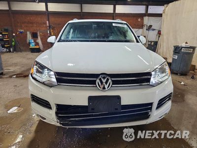 Piąte zdjęcie samochodu w środku: 2014 VOLKSWAGEN TOUAREG V6 VIN:WVGEF9BP3ED002601 - miniatura