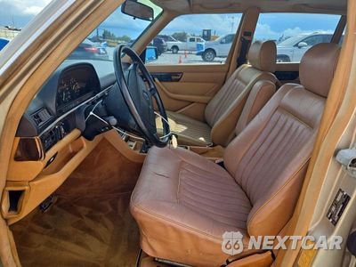 Zdjęcie 7 z 12 samochodu: 1987 MERCEDES-BENZ 560 SEL VIN:WDBCA39D3HA338420 - miniatura
