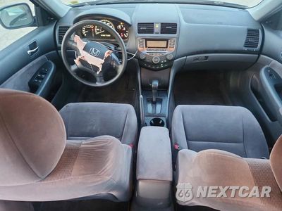 Zdjęcie 8 z 12 samochodu: 2007 HONDA ACCORD VALUE VIN:JHMCM56127C020207 - miniatura