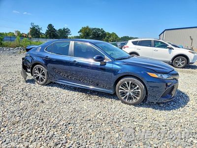 Czwarte zdjęcie samochodu z boku: 2020 TOYOTA CAMRY SE VIN:4T1G11AK5LU988676 - miniatura