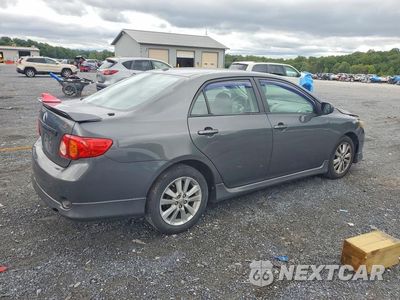 Trzecie zdjęcie samochodu z tyłu: 2010 TOYOTA COROLLA S VIN:2T1BU4EE1AC253456 - miniatura
