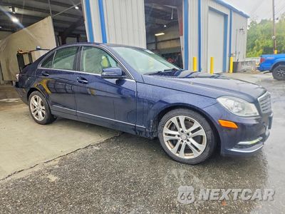Czwarte zdjęcie samochodu z boku: 2013 MERCEDES-BENZ C 300 4MATIC VIN:WDDGF8AB2DR287246 - miniatura
