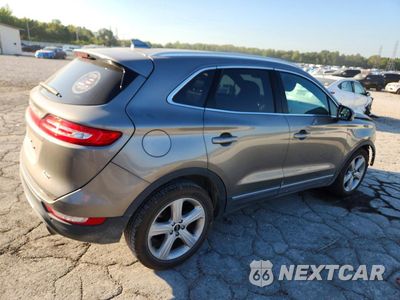 Trzecie zdjęcie samochodu z tyłu: 2017 LINCOLN MKC PREMIERE VIN:5LMCJ1C94HUL55437 - miniatura