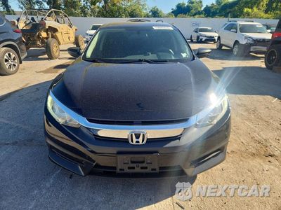 Piąte zdjęcie samochodu w środku: 2018 HONDA CIVIC LX VIN:19XFC2F53JE020641 - miniatura