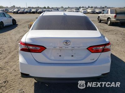 Zdjęcie 6 z 12 samochodu: 2018 TOYOTA CAMRY LE VIN:4T1B11HK2JU501317 - miniatura