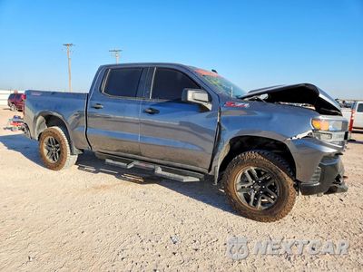 Czwarte zdjęcie samochodu z boku: 2021 CHEVROLET SILVERADO K1500 TRAIL BOSS CUSTOM VIN:3GCPYCEL1MG114263 - miniatura