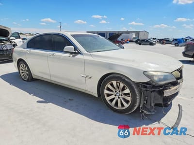 Czwarte zdjęcie samochodu z boku: 2009 BMW 750 I VIN:WBAKA83539CY35224 - miniatura