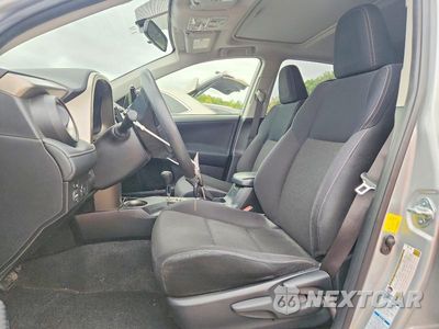 Zdjęcie 7 z 14 samochodu: 2014 TOYOTA RAV4 XLE VIN:JTMRFREV7ED050831 - miniatura