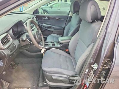 Zdjęcie 7 z 13 samochodu: 2016 KIA SORENTO LX VIN:5XYPG4A39GG018561 - miniatura