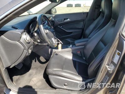 Zdjęcie 7 z 12 samochodu: 2014 MERCEDES-BENZ CLA 250 VIN:WDDSJ4EB8EN157198 - miniatura