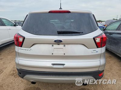 Zdjęcie 6 z 13 samochodu: 2019 FORD ESCAPE SE VIN:1FMCU9GD6KUA98327 - miniatura